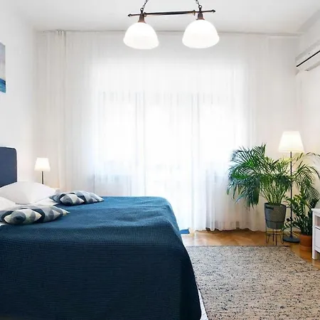 Downtown - Cismigiu Park Бухарест