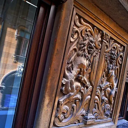 Апартаменти Downtown - Cismigiu Park Бухарест